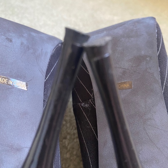 Anne Michelle Brown Pinstriped Material Heels, Size 8 - Picture 7 of 10